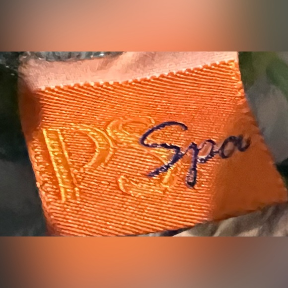 ♥️Plus Size Swimsuit - Picture 3 of 5